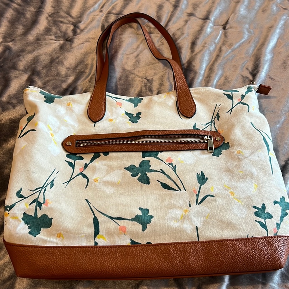 A new day tote and matching wallet set